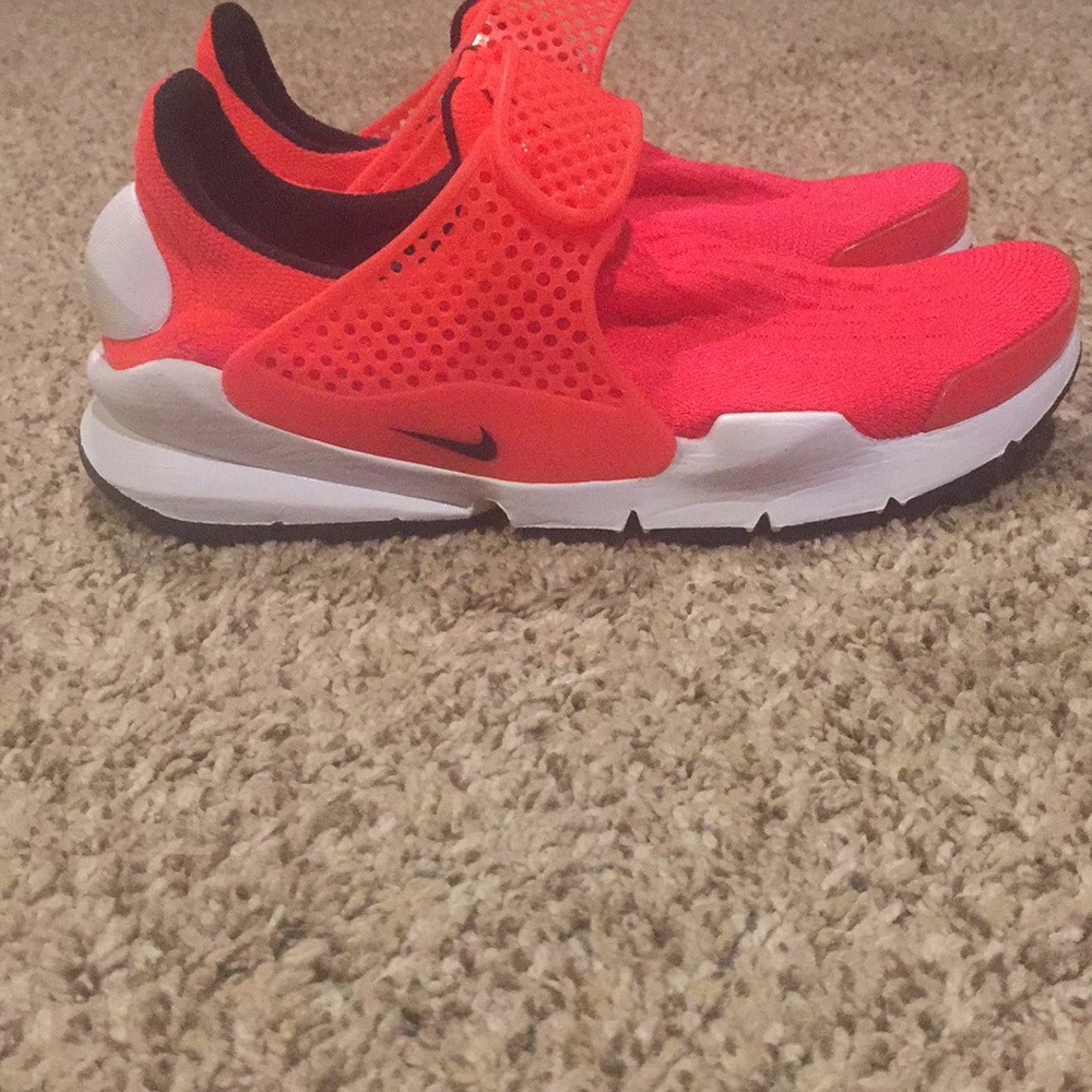 Women’s Nike Sock Dart